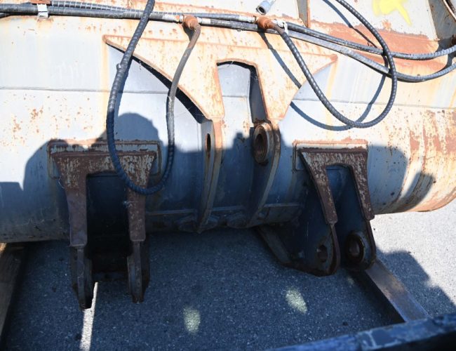 Bucket_with_clamp_BA1479_3000mm_Balavto__07-4