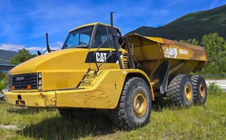 Caterpillar_740_B1P03943_2008_01