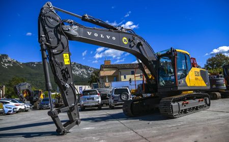 Volvo_EC230FNL5_410530_Balavto_01