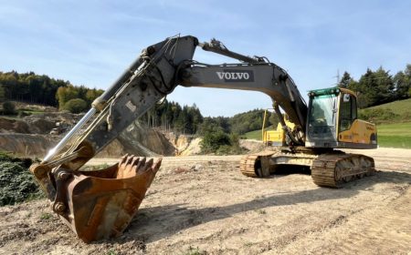 Volvo_EC240CL_1