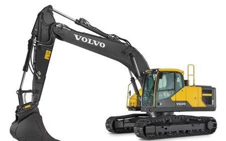 volvo-find-crawler-excavator-ec220e-t4f-walkaround-1000x1000